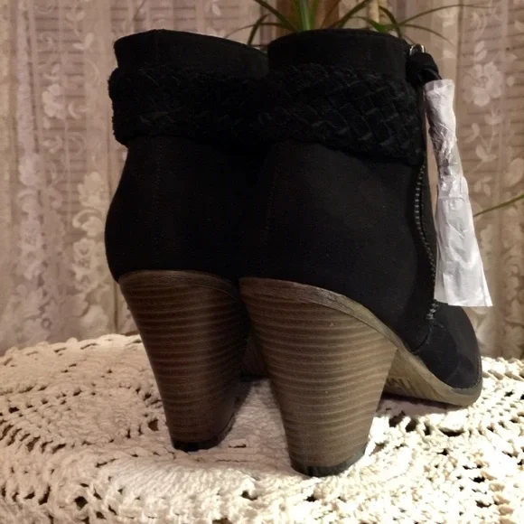 Faux Suede Black Ankle Boot NEW Stacked Heel - Picture 5 of 10